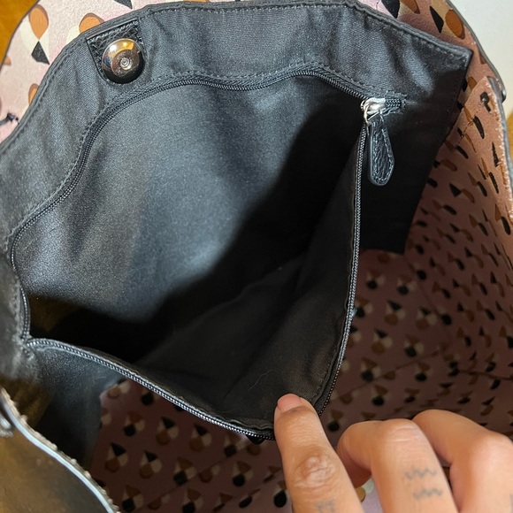 Coach Large Derby Tote with Checker Heart Print Interior - Picture 2 of 6